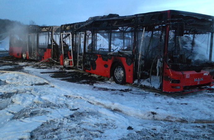 Defekte Standheizung – Gelenkbus ausgebrannt