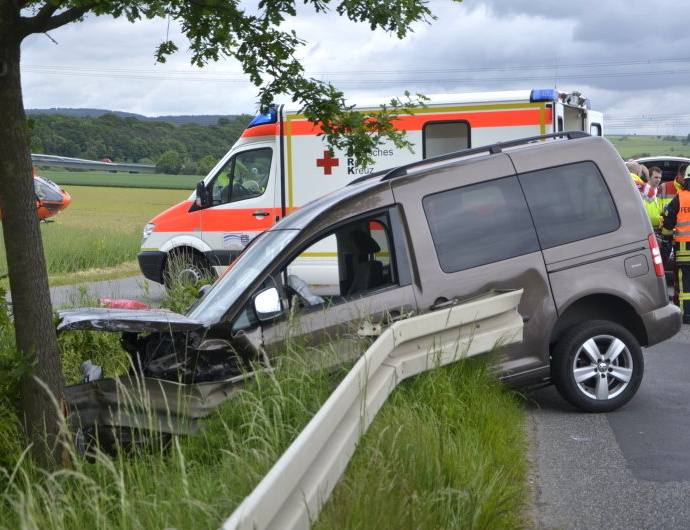 Junge Frau nach Unfall ins Krankenhaus geflogen