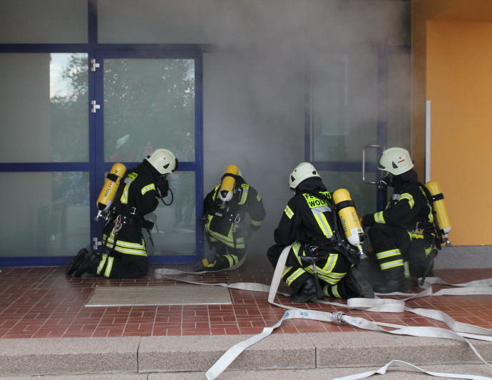 WOH: Traditionelle Pfingstübung – Brand in der Grundschule