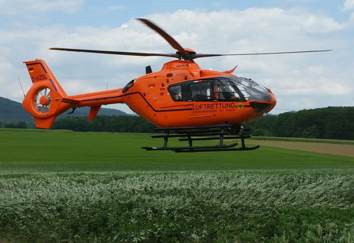 Motorradfahrer nach Unfall mit Rettungshubschrauber ins Krankenhaus