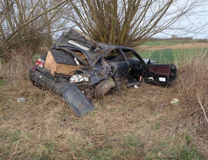 Schwerer Unfall bei Immenhausen – Hund im Radkasten eingeklemmt