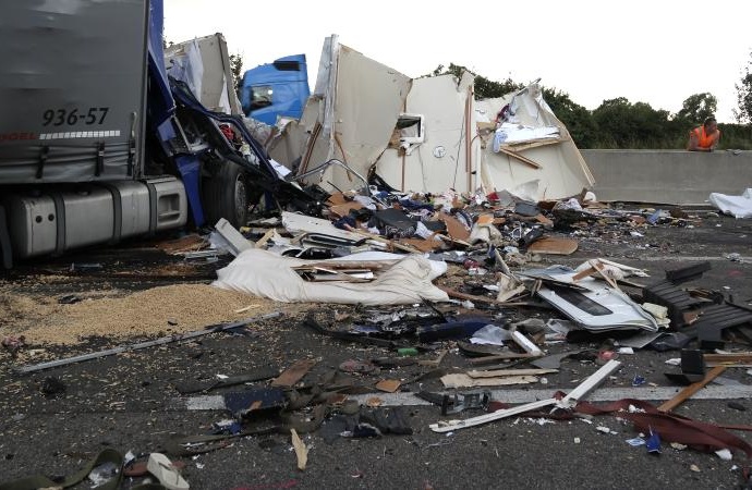 Stauende: Schwerer Unfall auf A7-  Drei Tote