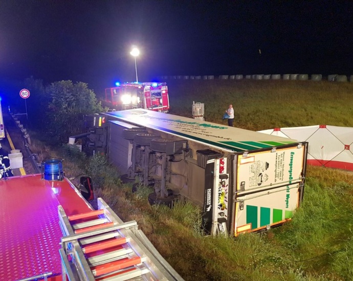 Gesundheitliche Probleme – LKW-Fahrer kommt auf der A3 ums Leben