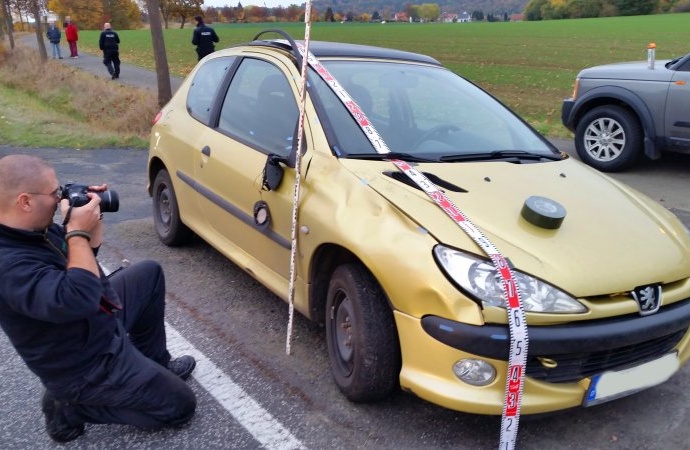 Fußgänger vom PKW erfasst und schwer verletzt – Uneinsichtiger Autofahrer an der Vollsperrung