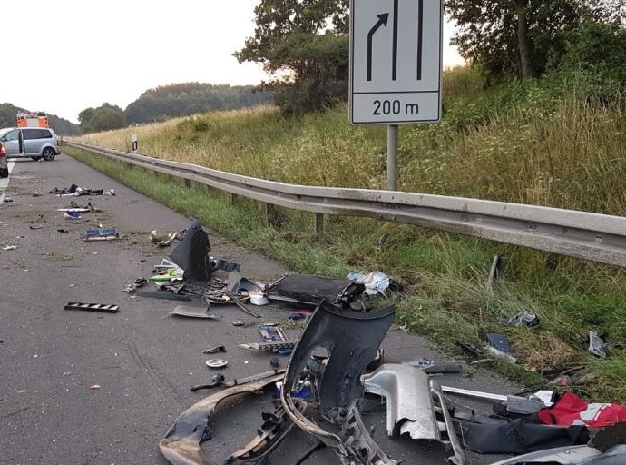 A44 – Schwerer Unfall mit vier Verletzten