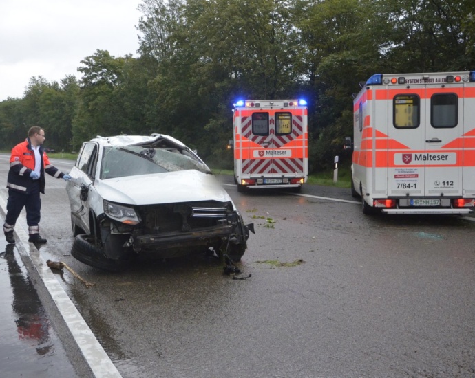 Überschlagen – Drei Leichtverletzte auf A49