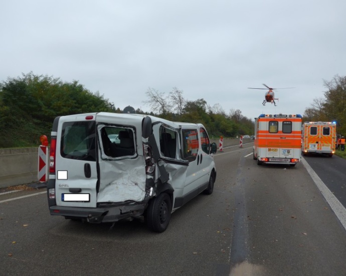 KS: Zehn Verletzte bei Unfall auf A44