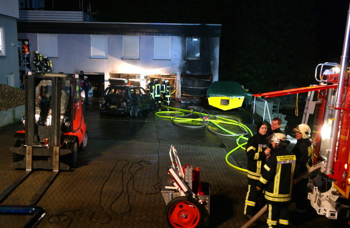 100.000 Euro Sachschaden nach Garagenbrand