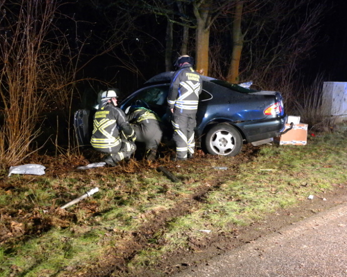 Glätte-Unfall bei Baunatal – Fahrer schwer verletzt