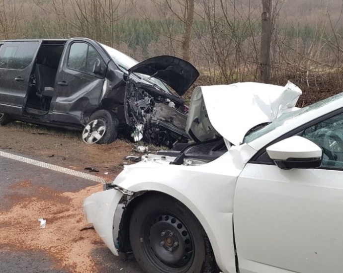 Acht Verletzte durch Unfall auf der B400 bei Sontra