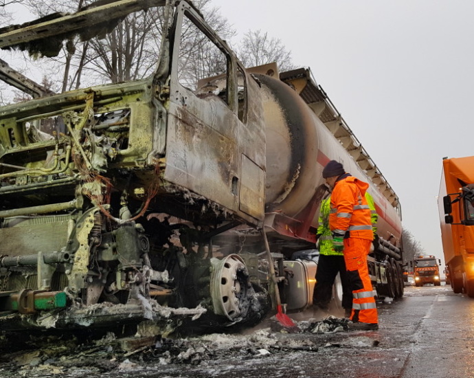 LKW brannte auf A7 bei Hann. Münden