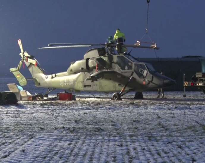 Naumburg: Bergung Tiger Kampfhubschrauber (Video)