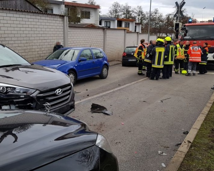 Vellmar: Unfall mit vier PKW – Drei Verletzte