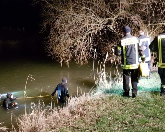 Fünfjähriges Kind vermisst – Groß angelegte Suche auf den Fluss ausgedehnt (Video)