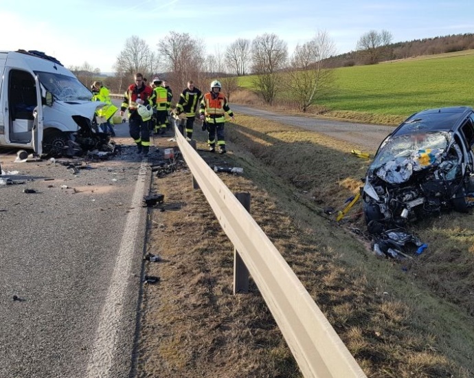 Tödlicher Unfall auf B251 bei Oelshausen (Video)