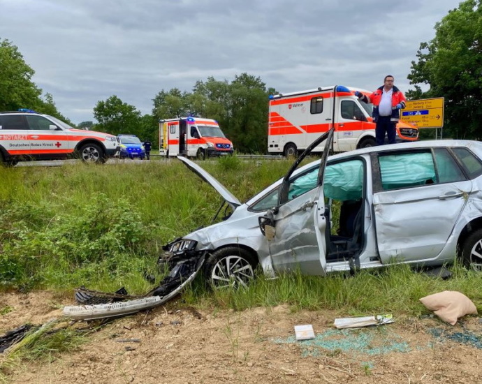 Zwei Schwerverletzte nach Unfall auf B3 bei Jesberg