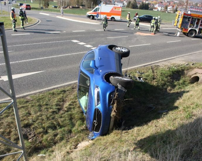 Drei Verletzte nach Unfall bei Baunatal