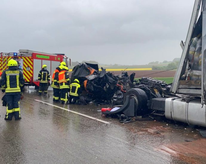 Erneuter LKW-Unfall auf der A44