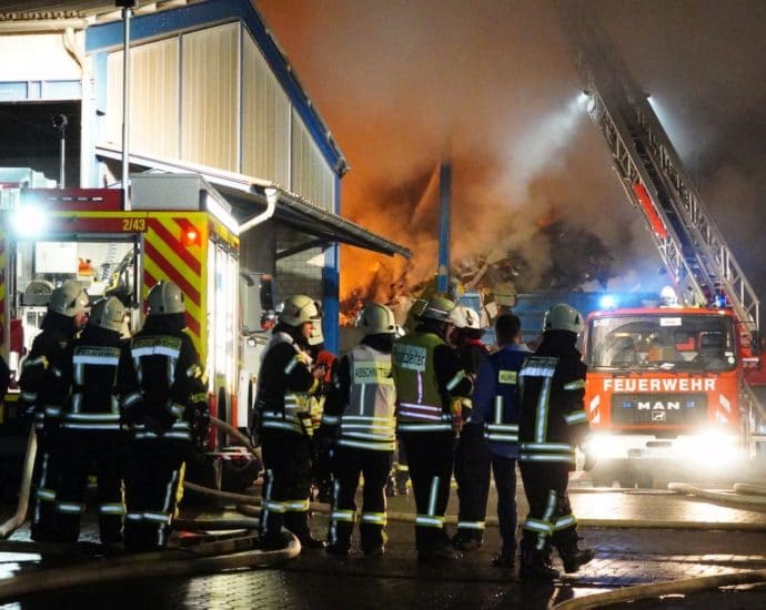 Großbrand in Grifte – Müll in Abfallentsorgung brennt