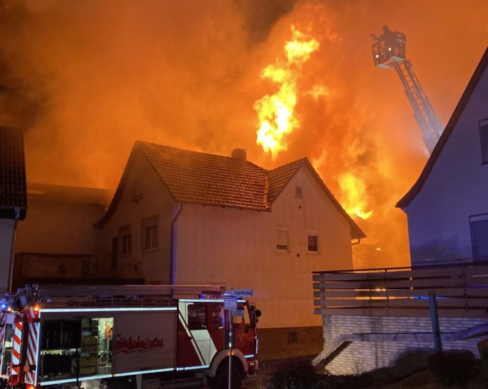 Silvesternacht: Scheune und Wohnhaus wurden ein Raub der Flammen