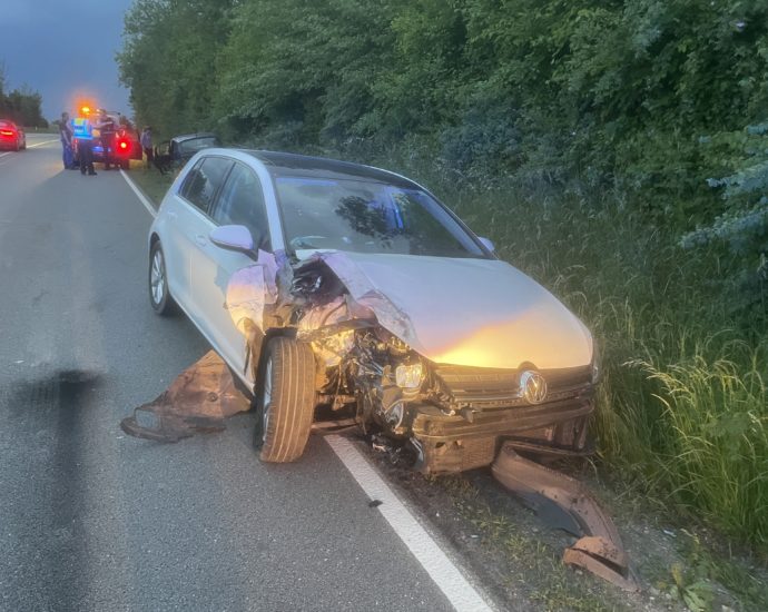 Schwerer Verkehrsunfall auf der B83 bei Hofgeismar