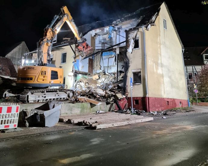 Nach Brand in Ahnatal: Ursache bleibt wohl unklar – Haus zum Teil abgerissen