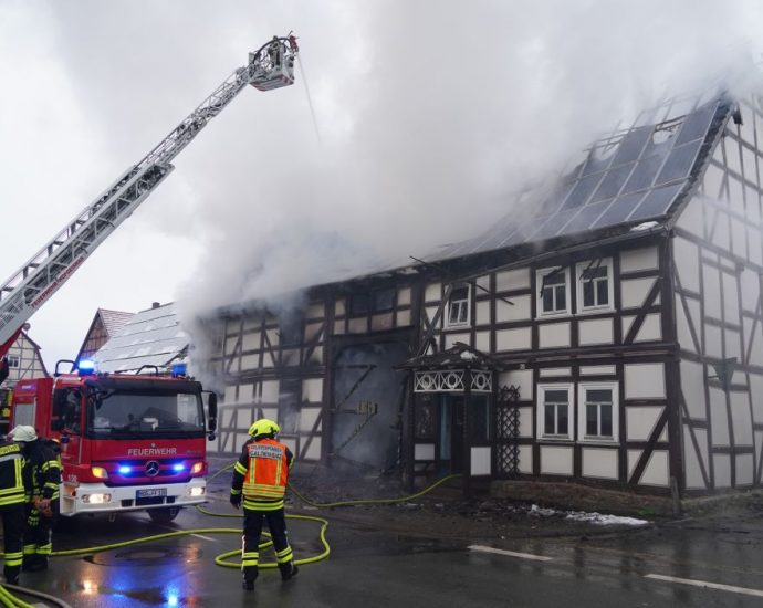 Gebäudevollbrand in Obermeiser (VIDEO)