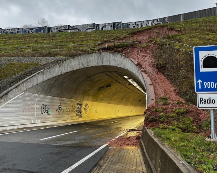 A49: Tunnel bei Schwalmstadt nach Erdrutsch gesperrt