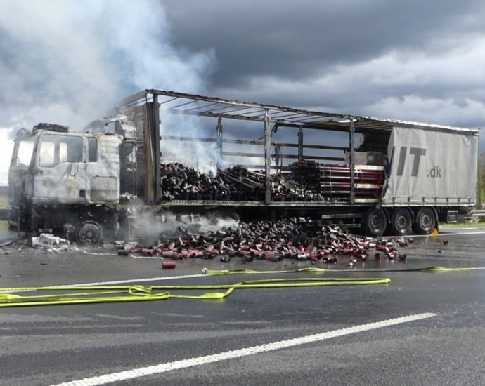 LKW-Brand sorgte für Vollsperrung auf der A7