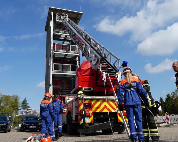 Girlsday: 23 Mädchen besuchten die Freiwillige Feuerwehr Vellmar