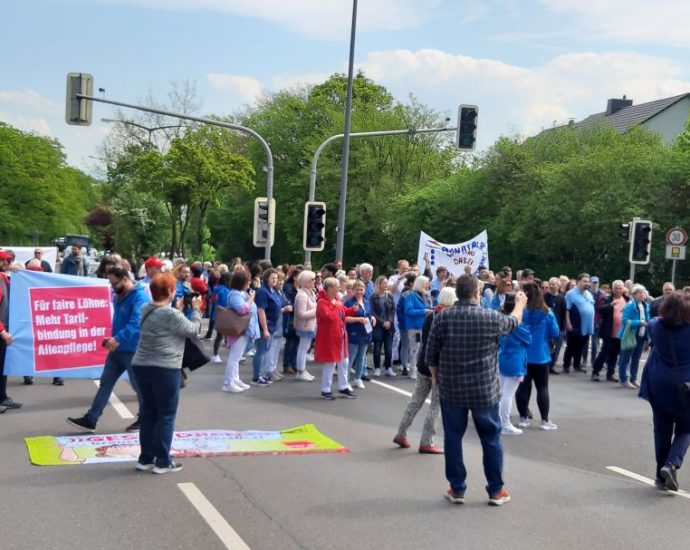 5 nach 12! Pfleger und Angehörige blockierten die Druseltalstraße (VIDEO)