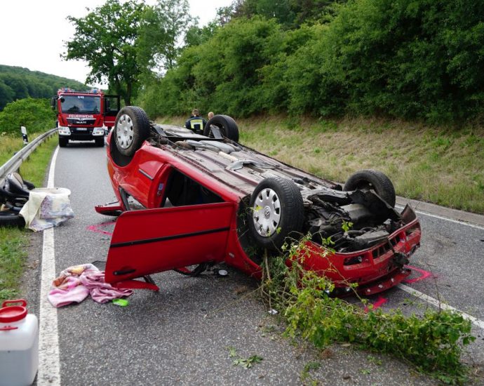 Frau nach Unfall bei Niedermeiser im Krankenhaus verstorben