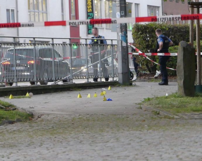 Auseinandersetzung am Holländischer Platz – Schusswaffengebrauch durch Polizeibeamte