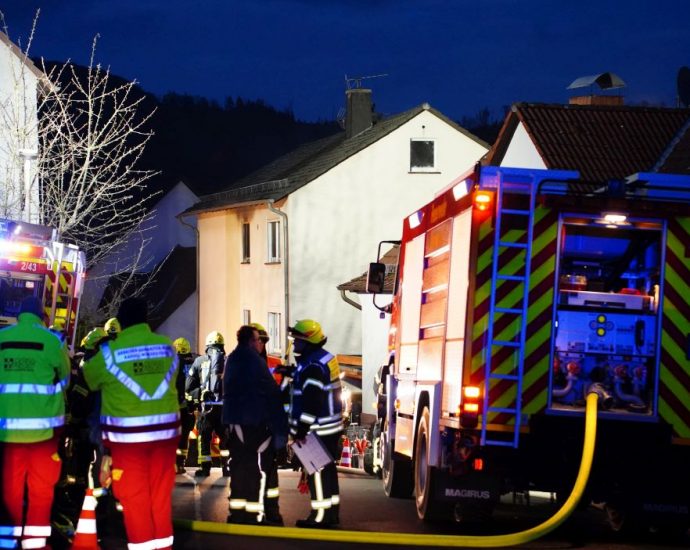 Verletzter nach Wohnungsbrand in Schauenburg