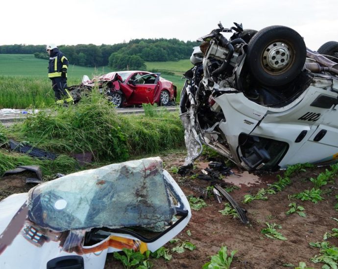 Liebenau: Zwei Tote bei Unfall nahe Niedermeiser