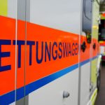 KS: PKW erfasst Fußgängerin – Hund tödlich verletzt