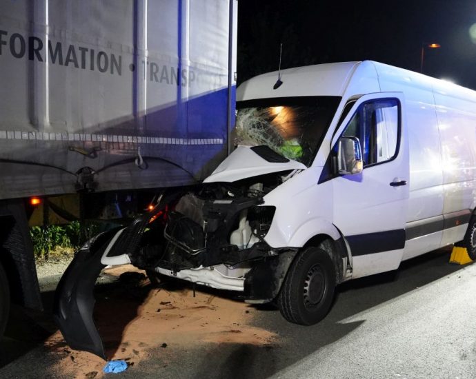 A44: Zwei Verletzte nach Unfall auf Rastanlage Bühleck