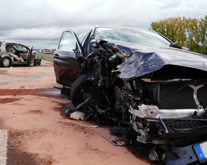 B7: Frontal-Unfall nach Überholmanöver bei Calden – Drei Verletzte