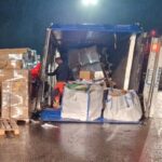 Wi: LKW beladen mit Bettwäsche kippte auf A3 um