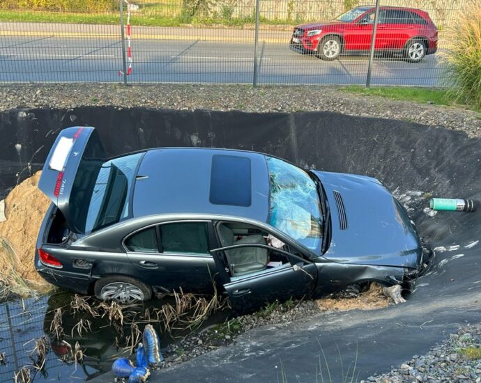 Niestetal: Zwei Verletzte nach Landung im Teich – Feuerwehr im Einsatz