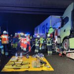 Unfall am Stauende: LKW-Fahrer auf A7 bei Kassel nach Unfall eingeklemmt